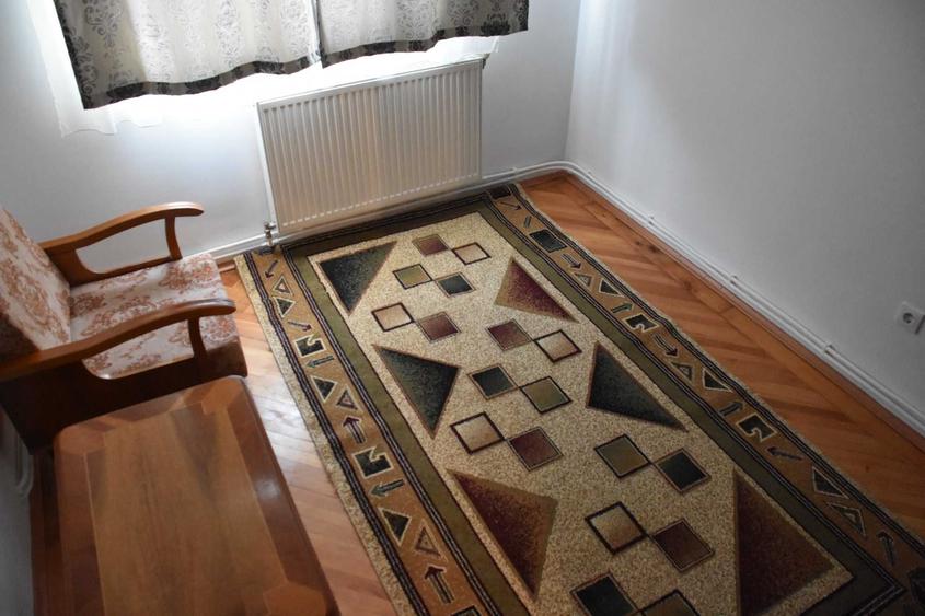 Apartament cu 2 camere semidecomandat în Sud