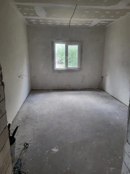 Casă cu 3 camere cu Teren 250 Mp în Lumina