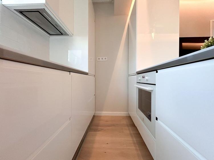 Apartament cu 2 camere semidecomandat, mobilat în Central