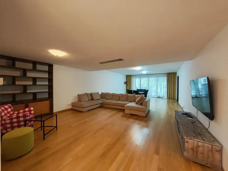 Apartament cu 3 camere semidecomandat, mobilat în Kiseleff