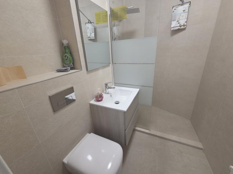 Apartament cu 2 camere decomandat, mobilat în Dacia