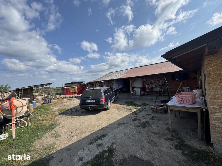 Casă cu 4 camere cu Teren 3000 Mp în Doba