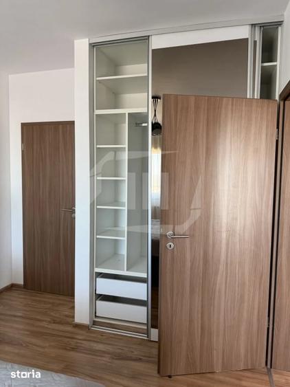 Apartament cu 3 camere semidecomandat, mobilat în Bună Ziua