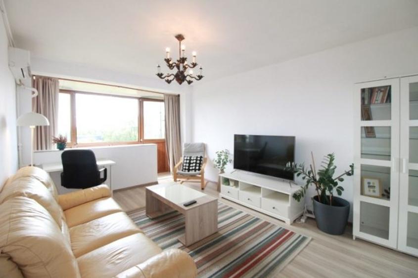 Apartament cu 2 camere decomandat, mobilat în Eroii Revoluției