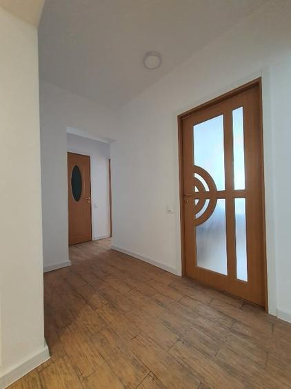 Apartament cu 3 camere decomandat în Prelungirea Ferentari