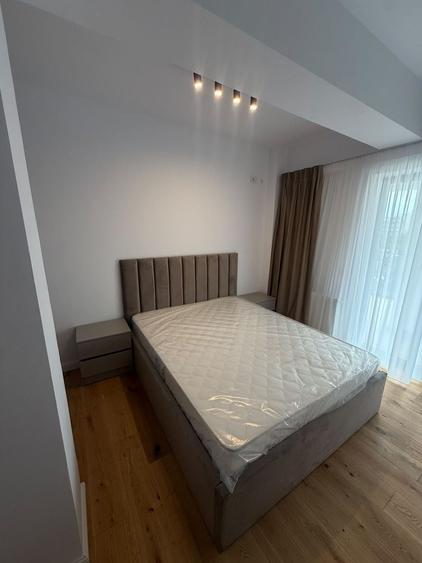 Apartament cu 3 camere semidecomandat, mobilat în Pipera
