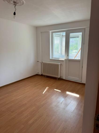 Apartament cu 2 camere semidecomandat în Pantelimon