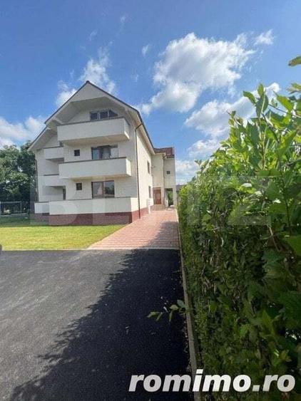 Apartament cu 3 camere semidecomandat în Central