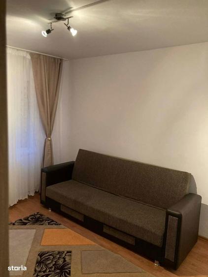 Apartament cu 3 camere decomandat, mobilat în Florilor