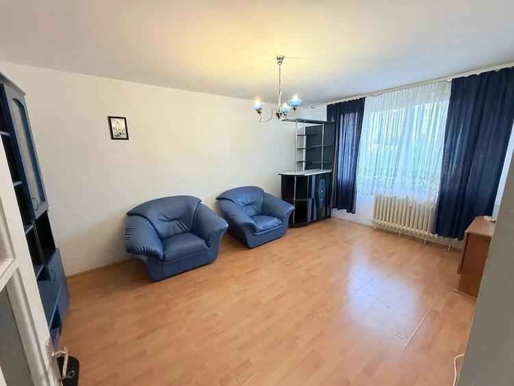 Apartament cu 3 camere decomandat în Drumul Taberei