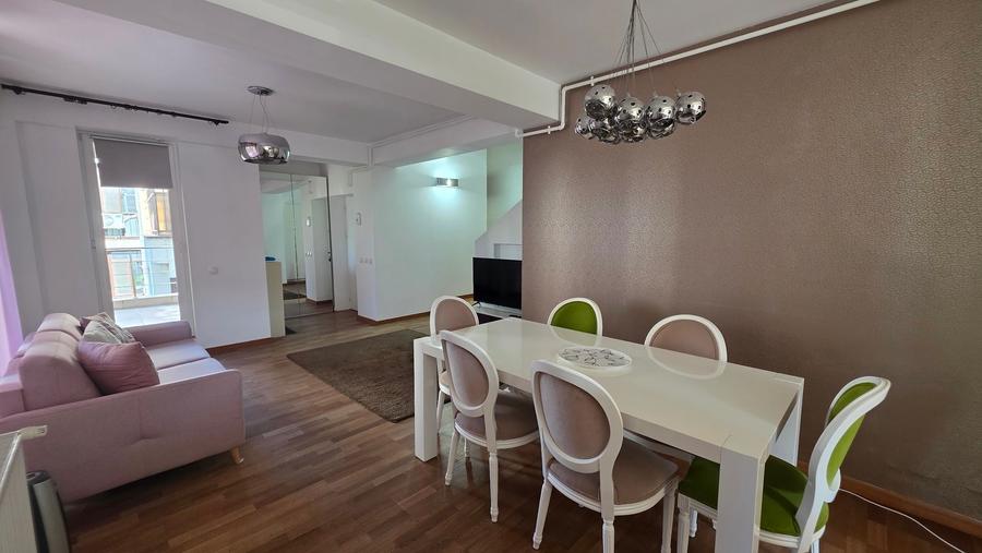 Penthouse cu 3 camere semidecomandat, mobilat în Vatra Luminoasă