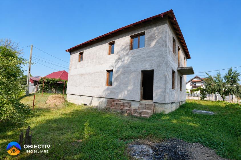 Casă individuală cu 4 camere cu Teren 1078 Mp în Borlești
