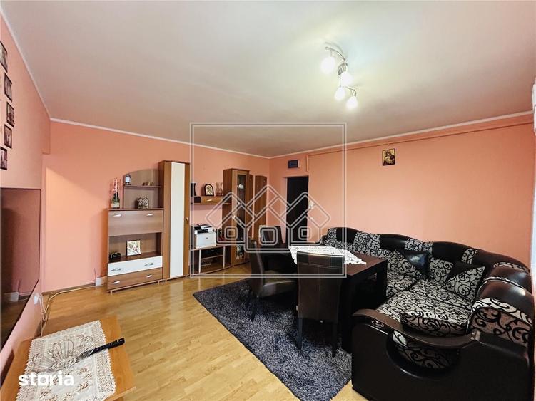 Ap mobilat si utilat, 2 camere, balcon, etaj 13 - Valea Aurie - 5