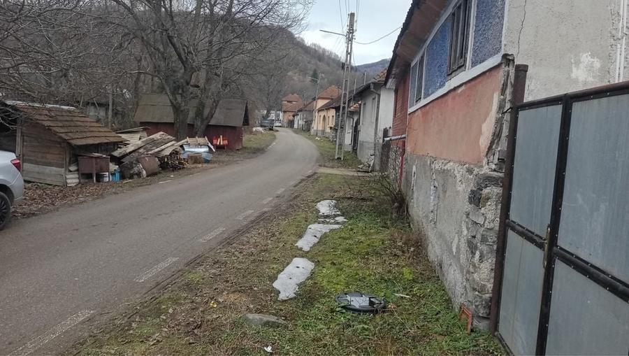 Casă cu 4 camere în Poiana