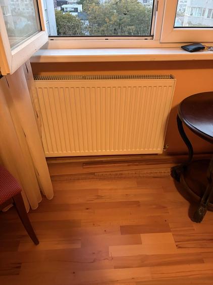 Apartament cu 3 camere semidecomandat în Titan