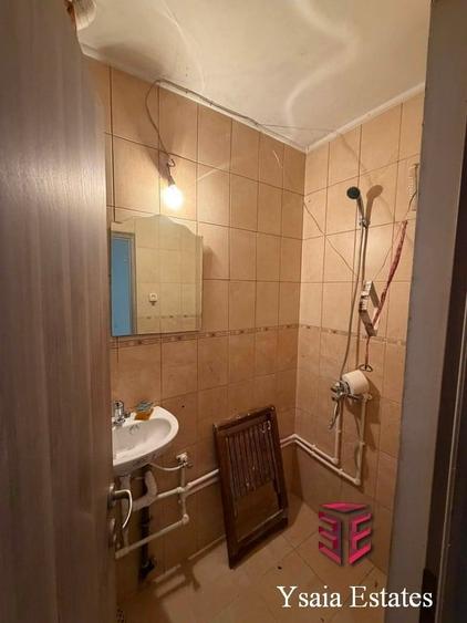Apartament cu 4 camere decomandat în Anda