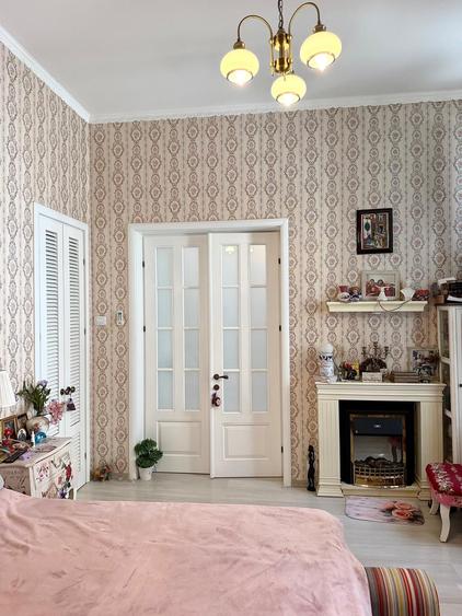 Apartament cu 3 camere semidecomandat în Universitate