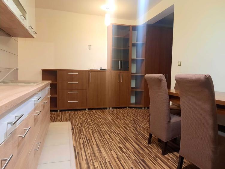 Apartament cu 3 camere în Florești