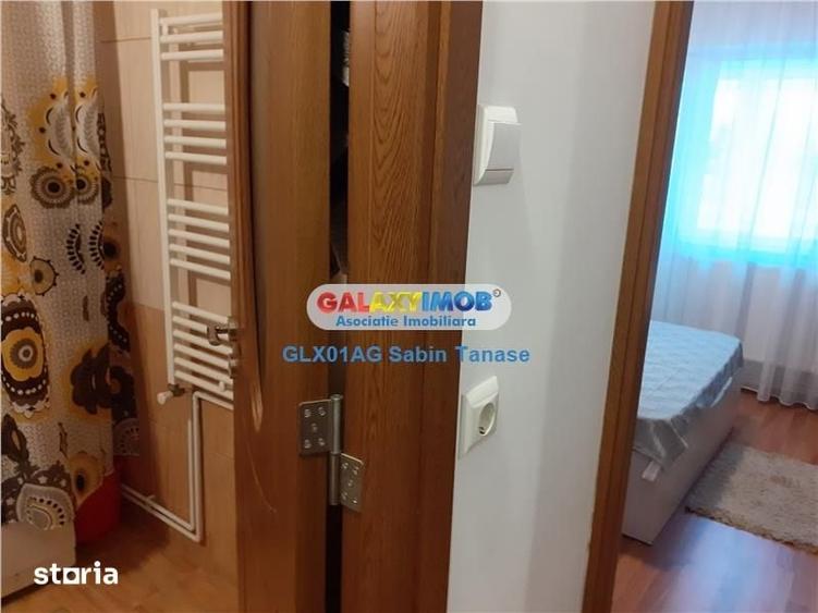 Apartament cu 3 camere decomandat în Calea București