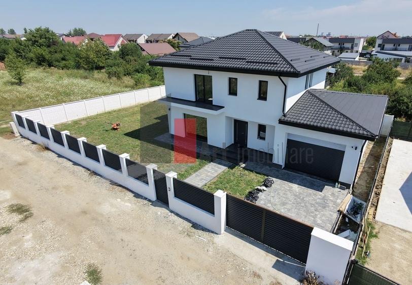 Casă individuală cu 4 camere cu Canalizare în Domnești