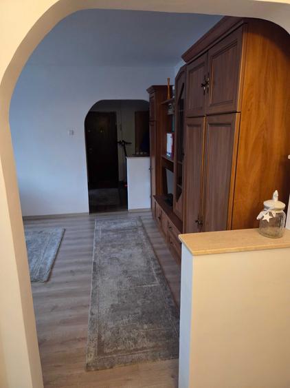 Apartament cu 2 camere semidecomandat în Solidarității