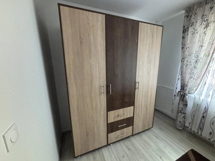 Apartament cu 3 camere semidecomandat în Dacia