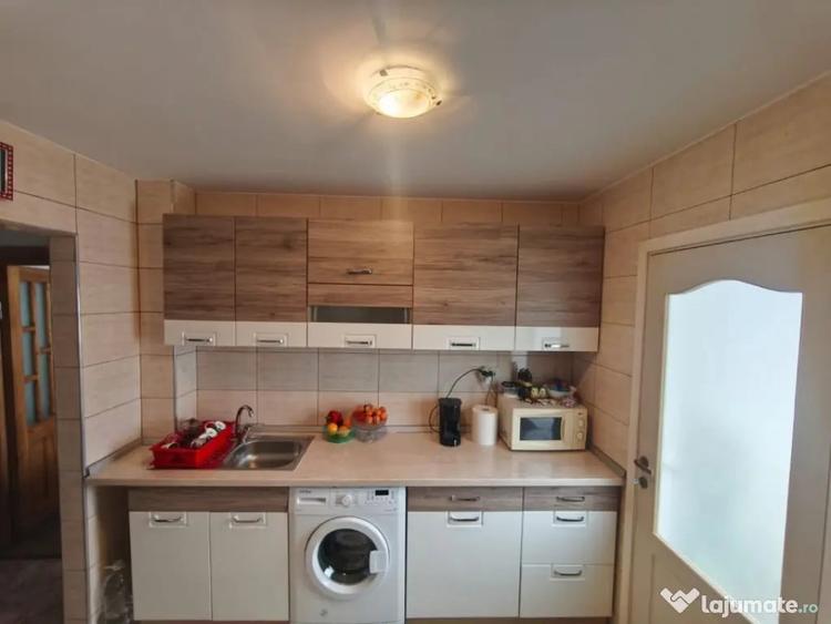 Apartament cu 2 camere decomandat în Siret