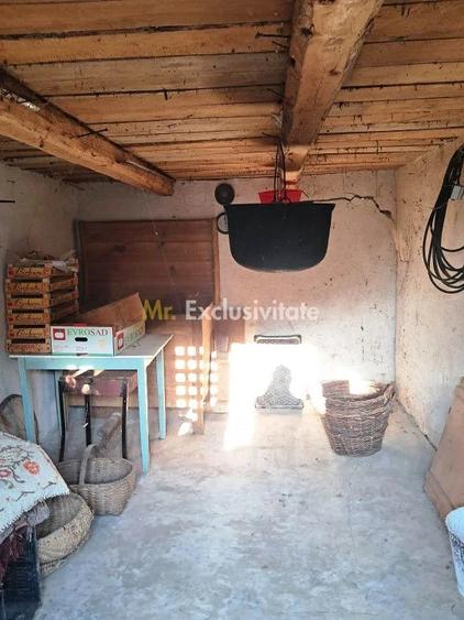 Casă cu 5 camere cu Teren 1466 Mp în Polovragi