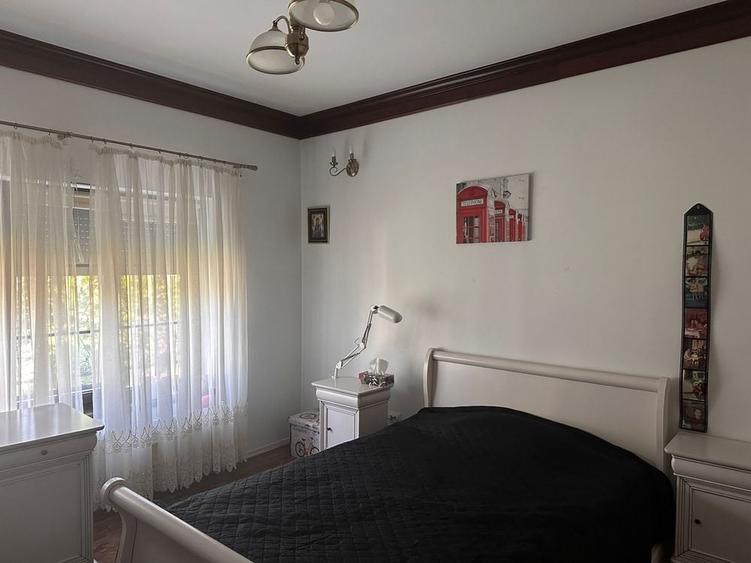 Casă cu 4 camere în Valea Lupului