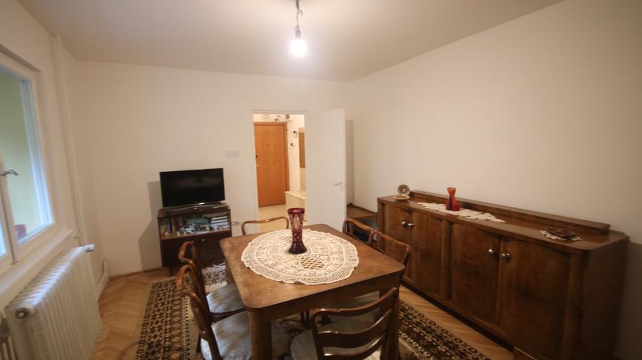 Apartament cu 4 camere decomandat în Șagului