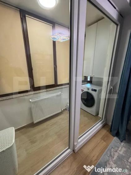 Apartament cu 3 camere semidecomandat în Central