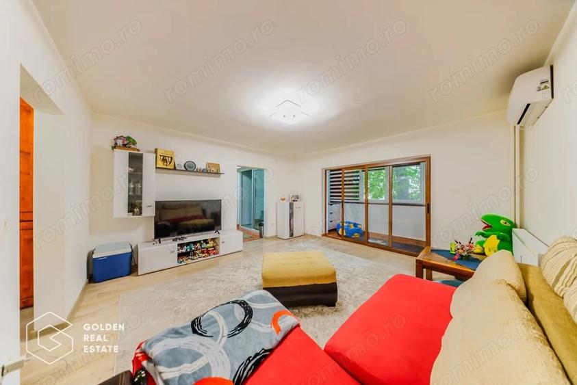 Apartament cu 3 camere semidecomandat în Miorița
