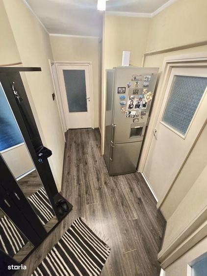 Apartament cu 4 camere decomandat în Central