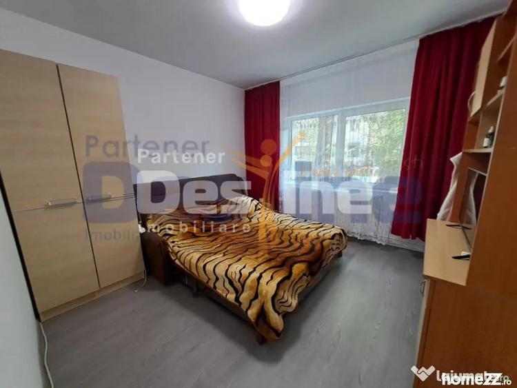 Apartament cu 3 camere decomandat, mobilat în Mircea cel Bătrân