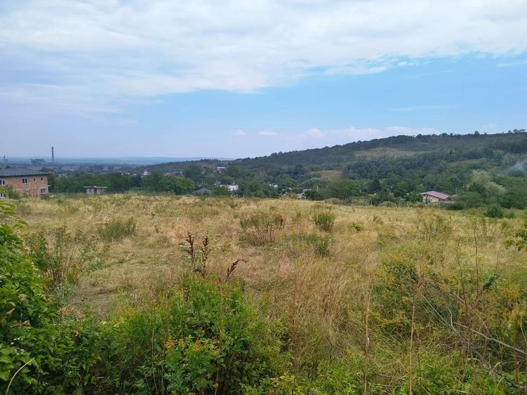 Teren de 1900 mp, în Tomești