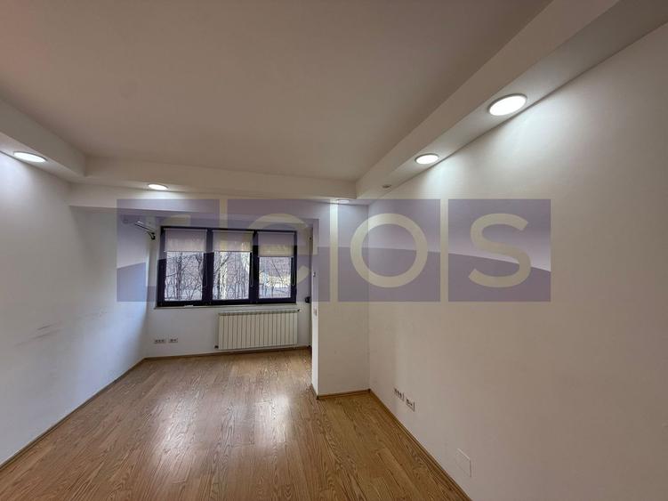 Casă individuală cu 7 camere cu Canalizare în Floreasca