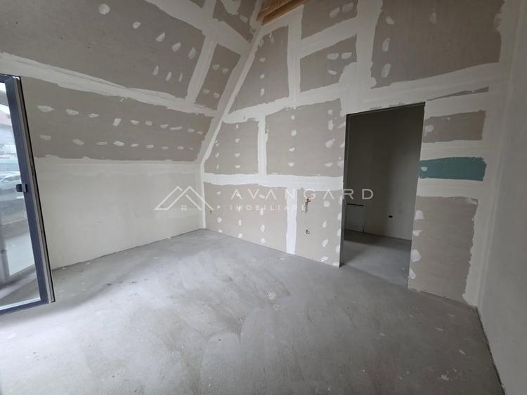 Duplex cu 4 camere cu Canalizare în Dâmbul Rotund