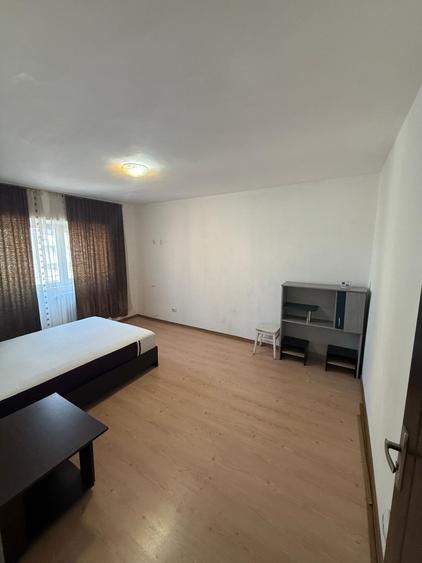 Apartament cu 2 camere decomandat în Gară