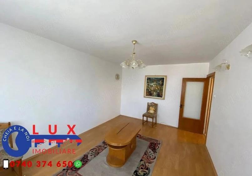 Apartament cu 3 camere decomandat în C5