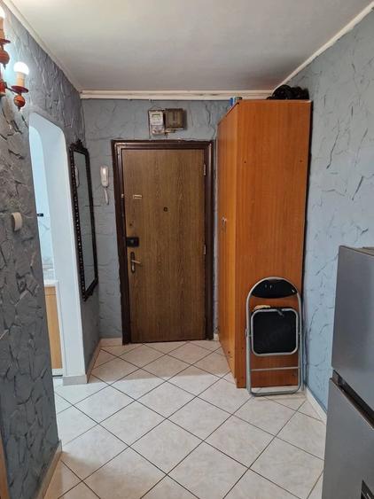 Inchiriez garsoniera comfort 1 aflata la parterul unui bloc de 4 etaje ,35 mp,situata pe bulevardul - 5