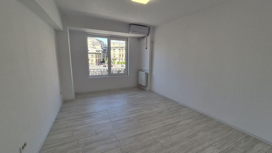 Apartament cu 3 camere decomandat în P-ța Romană