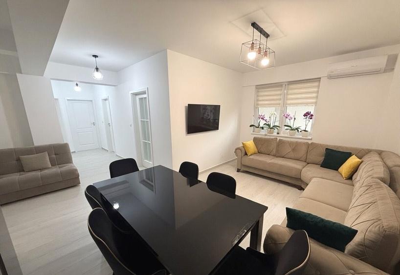 Apartament cu 3 camere decomandat în Valea Adâncă