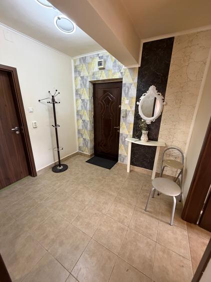 Apartament cu 2 camere decomandat, mobilat în Central