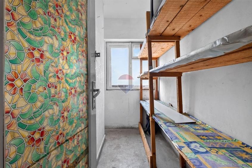 Apartament cu 3 camere semidecomandat în Aurel Vlaicu