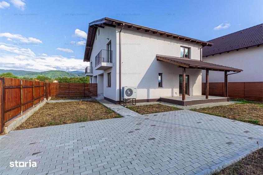 Casă cu 4 camere cu Canalizare în Cristian
