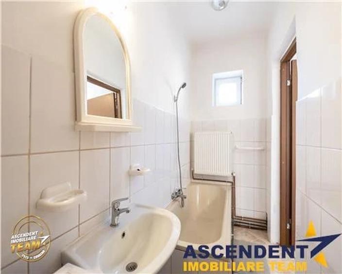 Casă cu Teren 186 Mp în Simeria