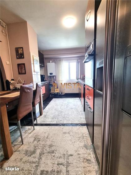 Apartament cu 4 camere decomandat în Triaj