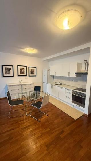 Apartament cu 3 camere decomandat, mobilat în Herăstrău