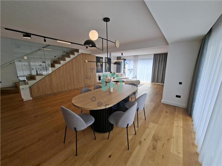 Apartament cu 4 camere decomandat în Drumul Poienii