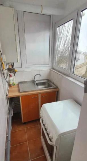 Apartament cu 2 camere decomandat în Km 4-5